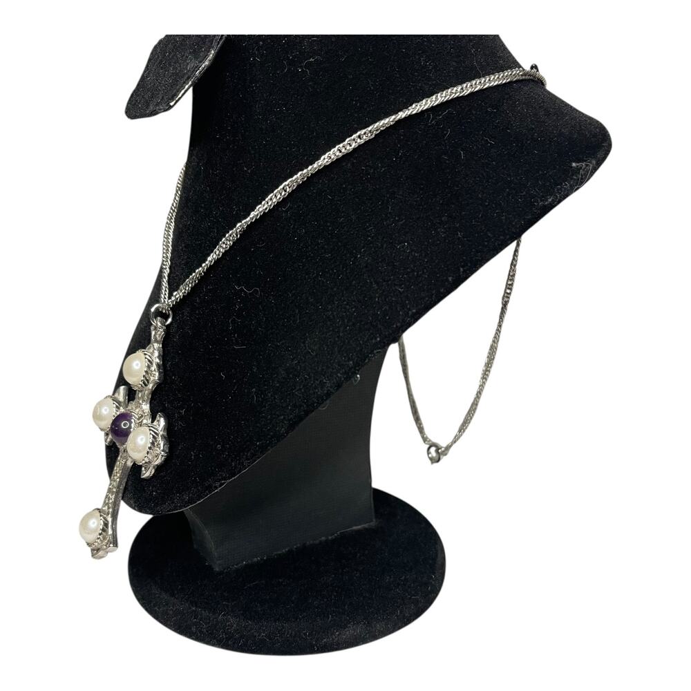Vintage Sarah Coventry Cross Necklace Faux Pearl Purple Cabochon Silver Tone - Picture 5 of 8